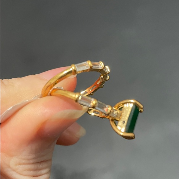 Elegant Green and Gold Ring size 7 emerald baguette 2 rings set - Picture 5 of 13